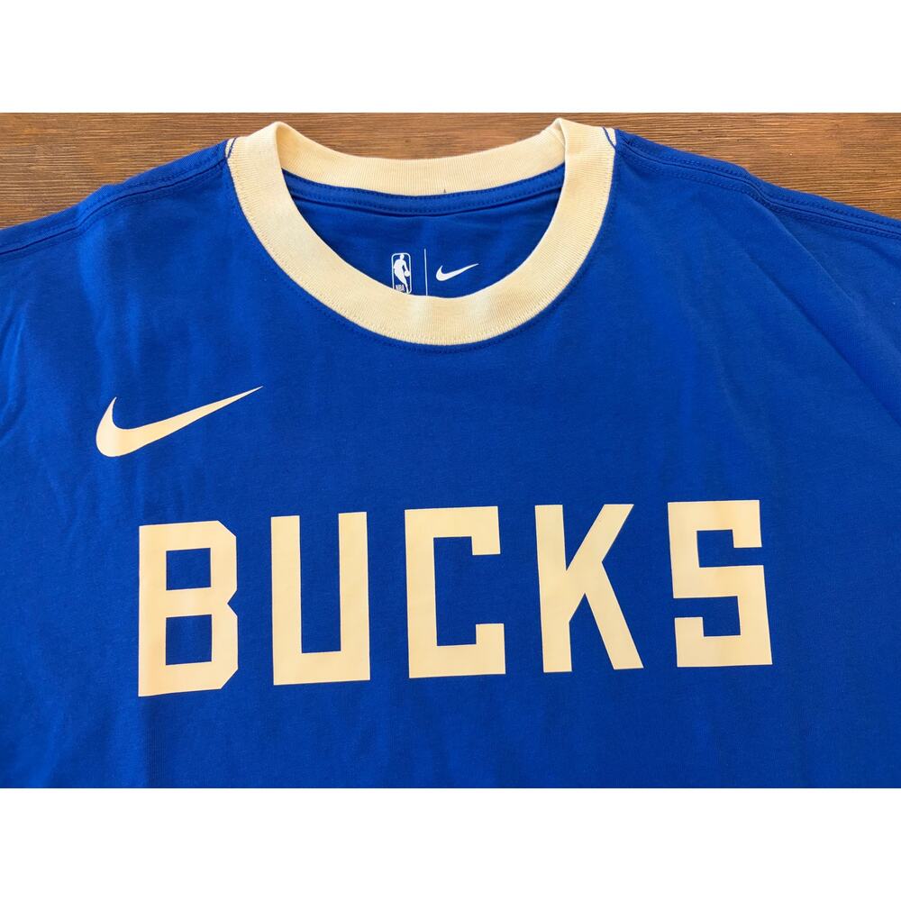 Nike NBA Milwaukee Bucks Tee Shirt Mens Medium Blue Short Sleeve Loose Fit